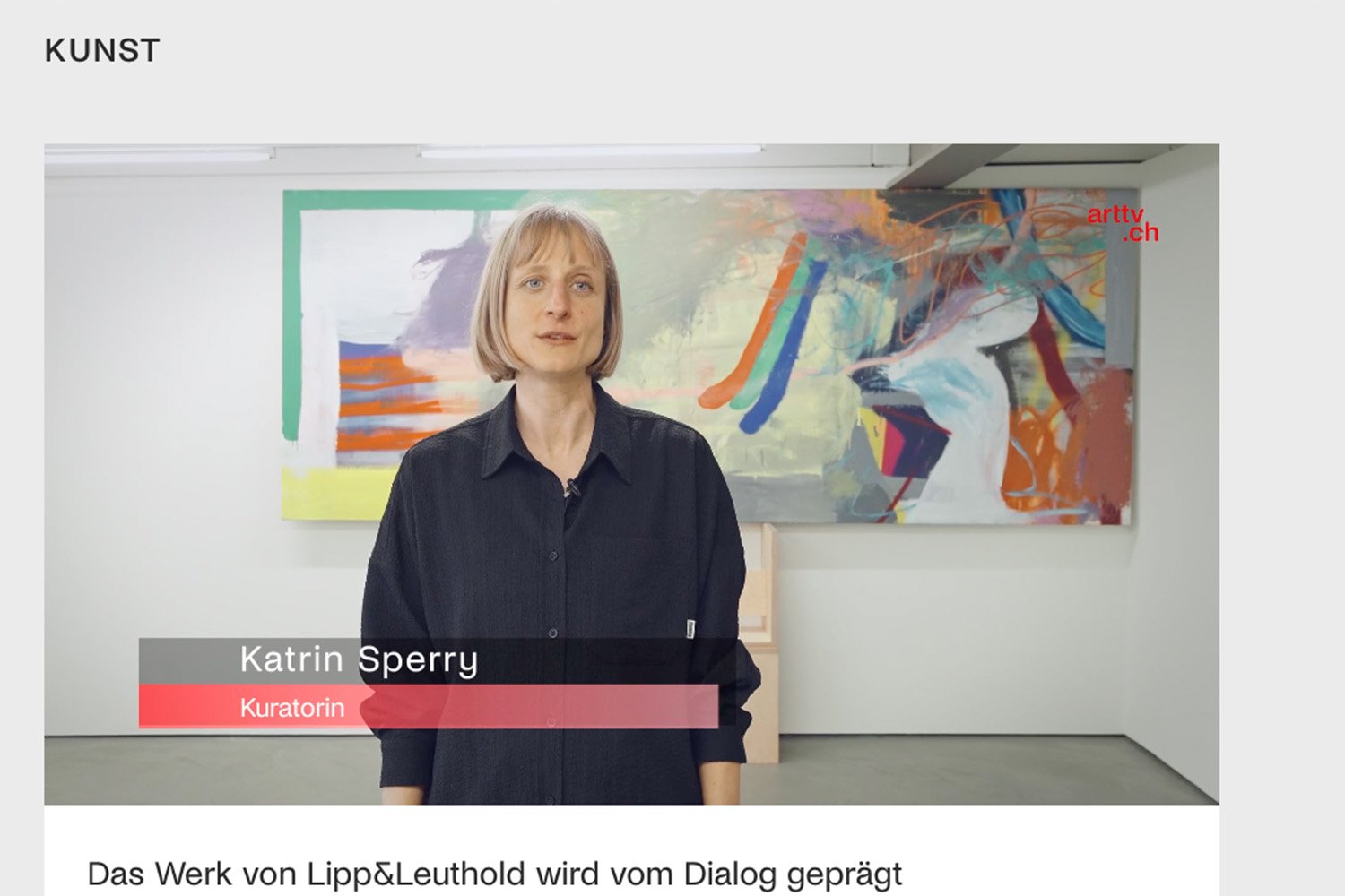 Kuratorin Katrin Sperry im TV-Beitrag.