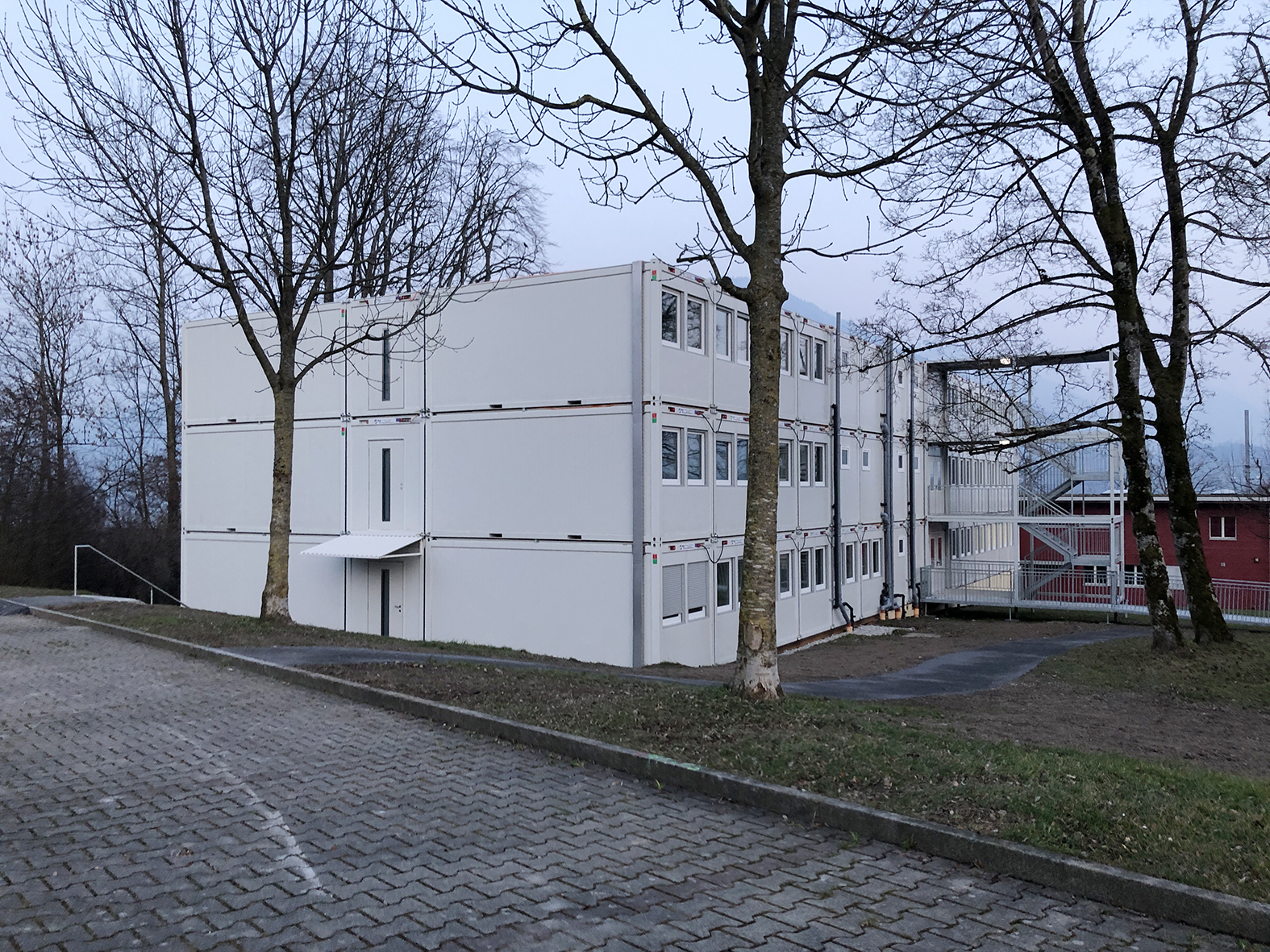 Für den Betrieb der temporären Wohncontaineranlage am Standort Gottlieben ist die kantonale Dienststelle Asyl- und Flüchtlingswesen (DAF) verantwortlich.