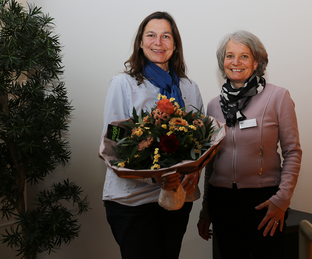 Energiestadt-Beraterin Claudia Luethi und Gemeinderätin Karin Flück Felder freuen sich über das gute Ergebnis des Energiestadt-Audits.