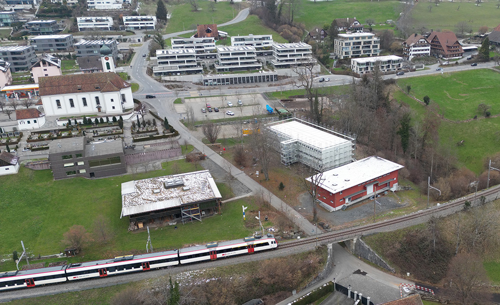 Die Wohncontainersiedlung (Mitte rechts) aus der Luft.