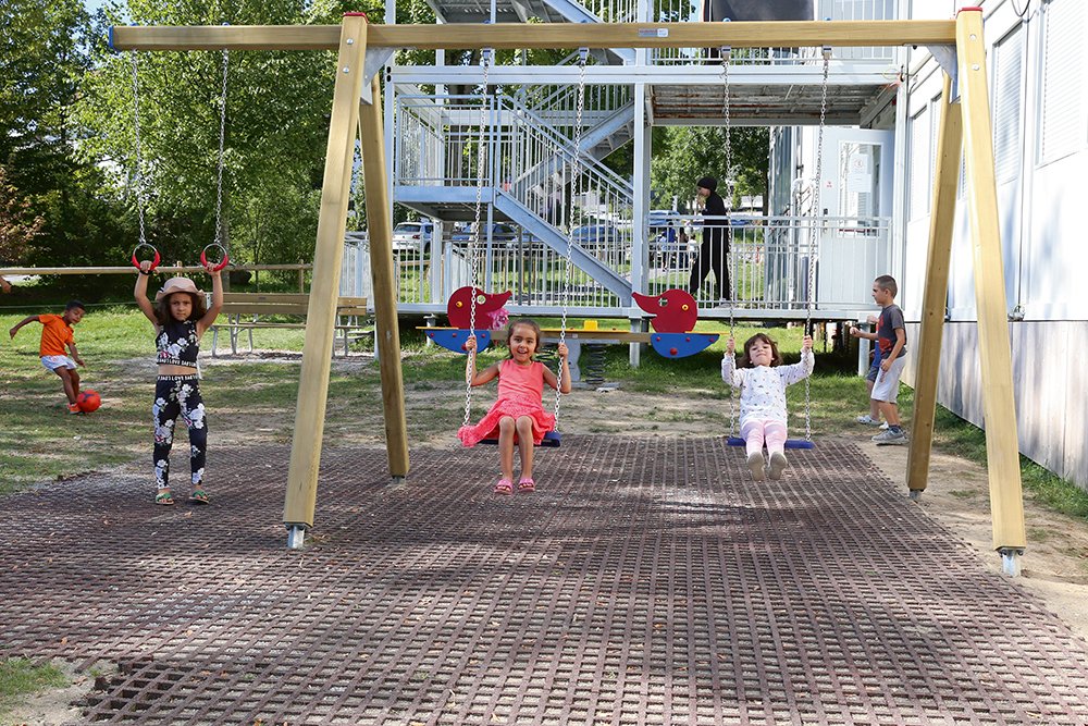 Der Spielplatz beim AZ Meggen begeistert Kinder und Eltern gleichermassen.
